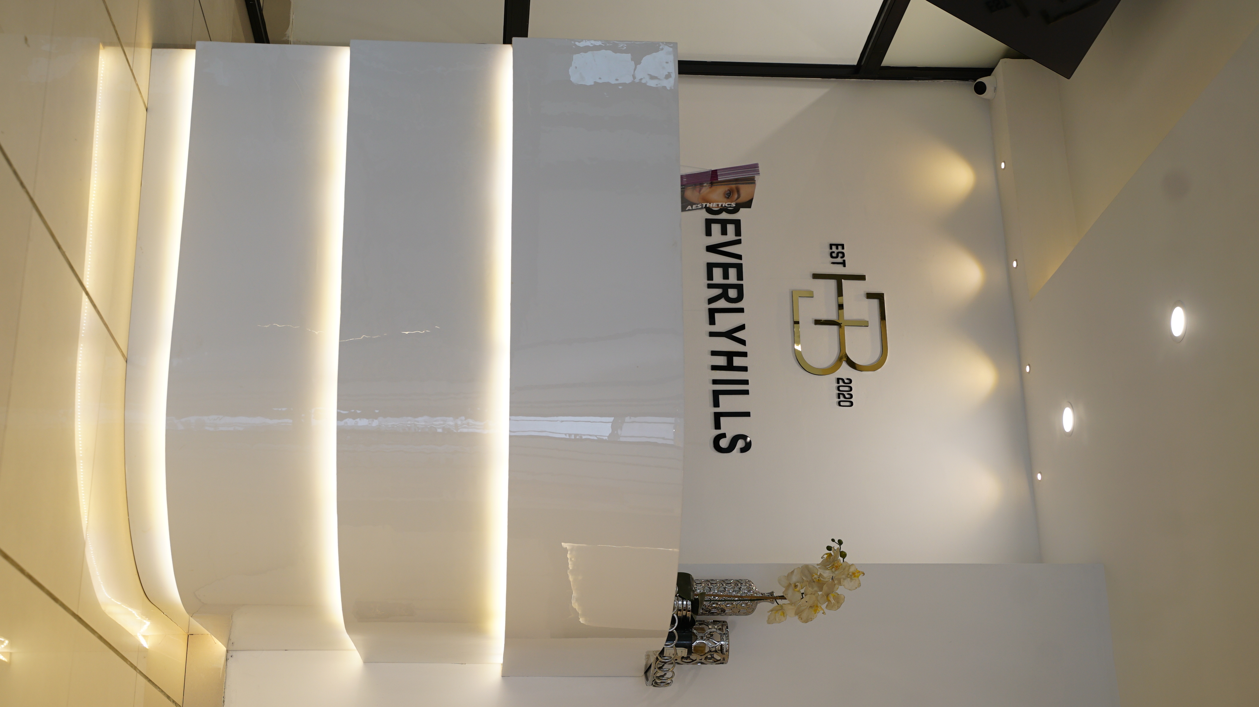 Beverly Hills Clinic Reception Mobile